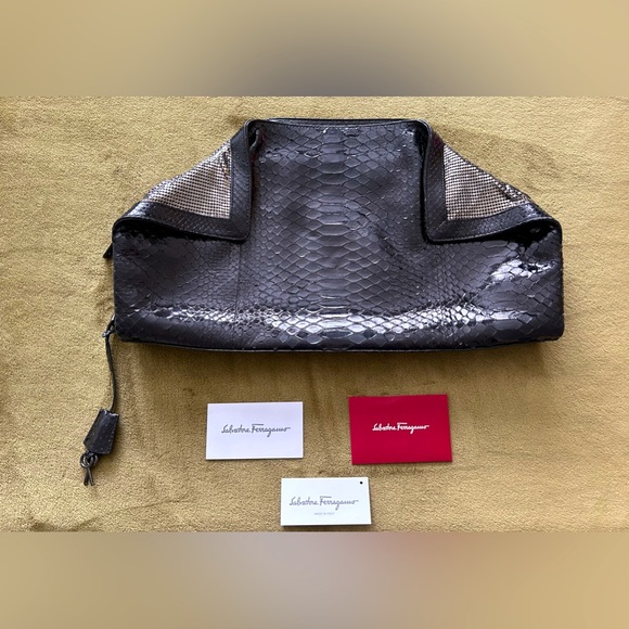 Ferragamo black snakeskin leather oversized clutch w/ silvertone chainmail - Picture 1 of 14
